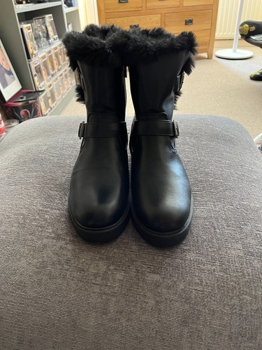 George black fur - boots,