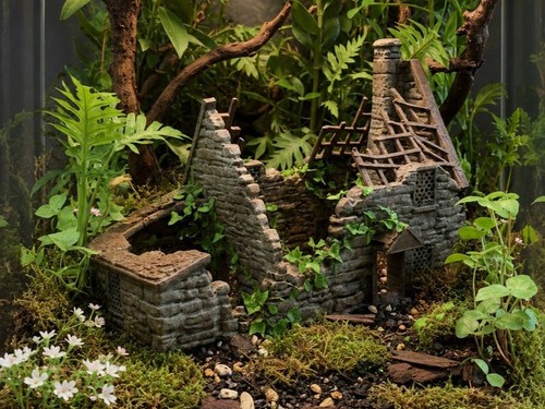 Reptile vivarium decor broken - ,