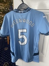 BNWT Age 9-10 Greenwood Man