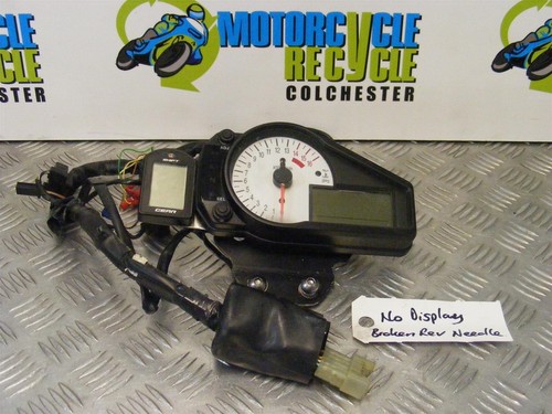 Suzuki gsxr 750 speedo - speedo, gear