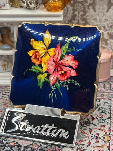 Vintage stratton powder - stratton,