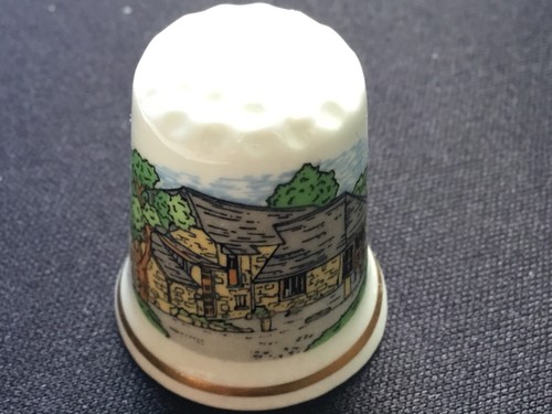 Thimble the round - -,
