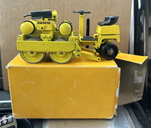 Nzg 151 scale - bomag, bw90