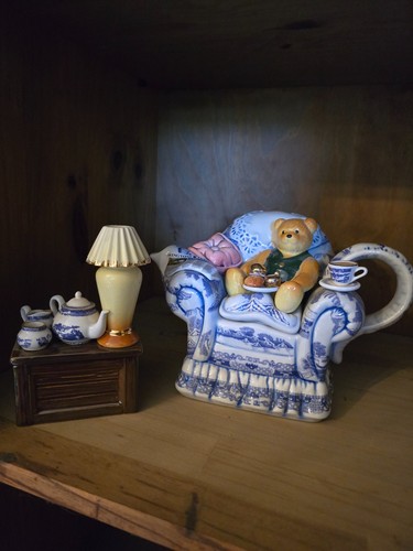 Cardew design ringtons tea - design,