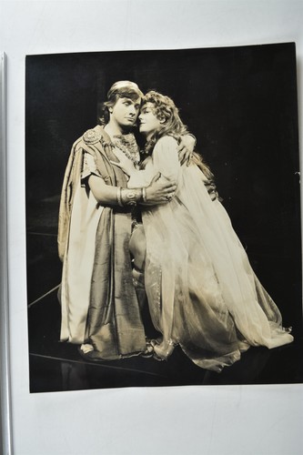 Linda gray neil mckinnon opera - linda,