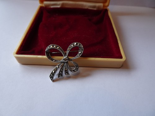 Antique bow brooch sterling