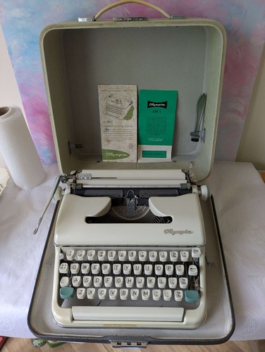 Vintage olympia sm5 portable - olympia,