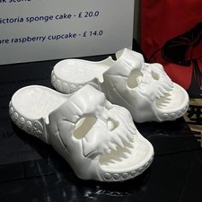 Y2K Skull Design Men Slippers