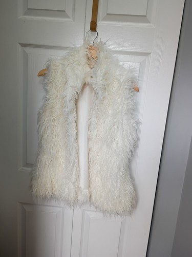 Medium white faux - medium,