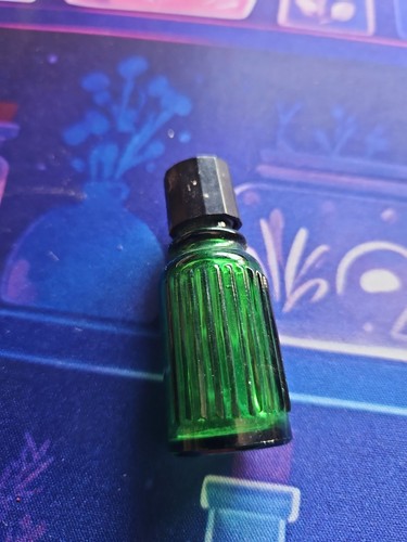 Vintage green ribbed glass - green,