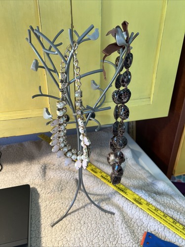 Metal jewelry necklace - , holder