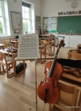 Rosetti 3 Tiers, Nickel Plated 81NMS Music Stand Preloved with Box