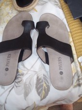 Pavers Black Slip One Leather? Toe Post Sandals Size 6