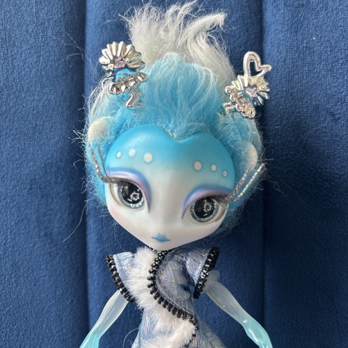 Rare novi stars - novi, anne