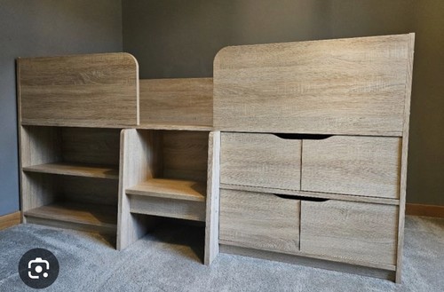 Medium oak style captains - medium,