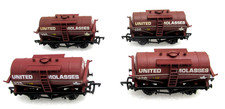 Mainline Bachmann United Molasses Tank Wagons - OO Gauge - (1565)