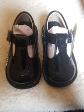Brand new Kickers black For