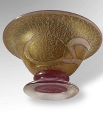 Isle of Wight Iridescent Gold Leaf Azurene Pink Golden Peacock Glass Bowl Harris