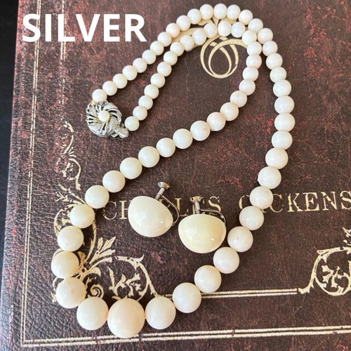 Silver coral vintage necklace - coral,