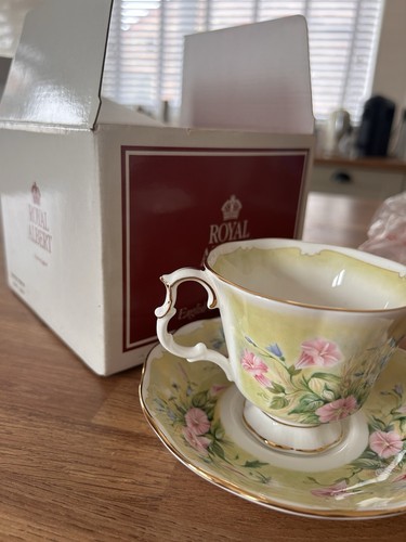 Royal albert bone china - albert, tea