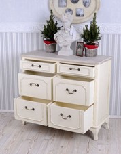 Bedroom chest of drawers linen