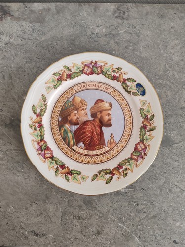 Aynsley plate made england - in,