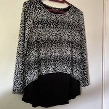 Saloos Layered Top Size 12