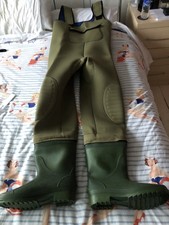Bison Neoprene 4mm Chest Waders ,New, Size 9, Winter Pike, Grayling,Sea,Course.