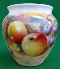 ROYAL WORCESTER AUTUMN FRUIT