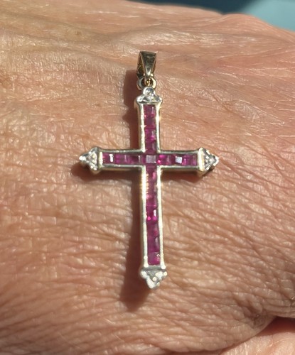 Pretty 9ct gold - ruby, &