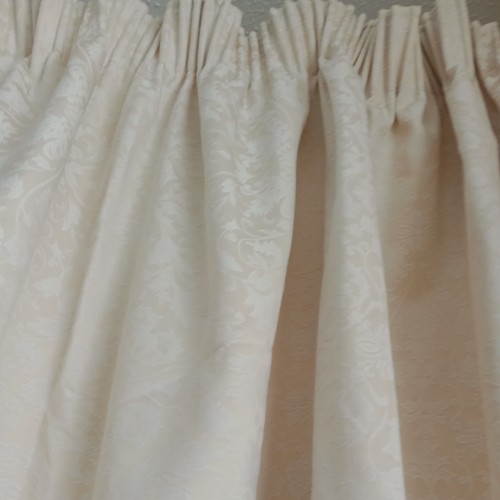 Lovely champagne damask print - damask,