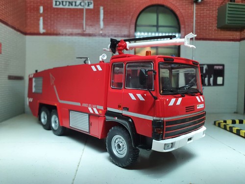 Fire engine airport - 1:43,