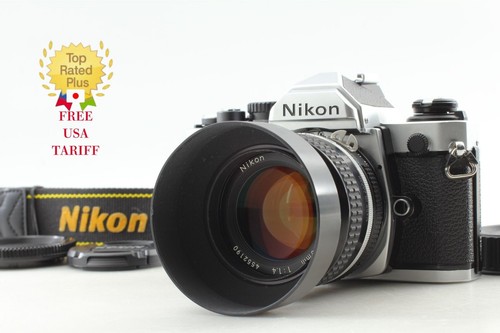 Mint w hood - w/, nikon