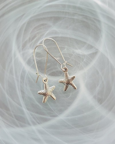 New silver tone earrings - , drop