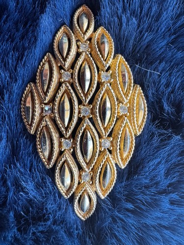 Vintage signed sphinx brooch - signed,
