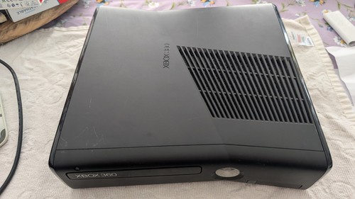 Xbox 360 slim 250gb with - xbox,