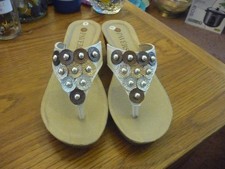 Pavers embellished toe post leather wedge heel sandals size 2