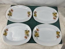 4 Vintage Oval Pyrex Plates -