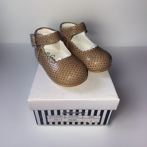 Baby girls patent - patent, mary