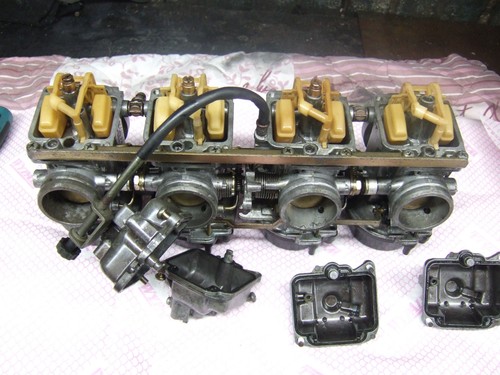 Suzuki gsxr750wn carburettors - suzuki,