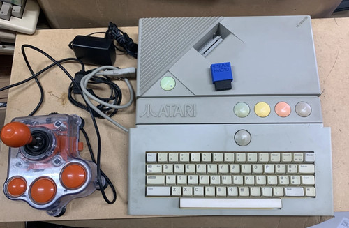 Atari game system - xe,