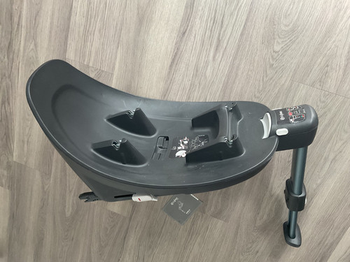 Cybex base isofix used - base,