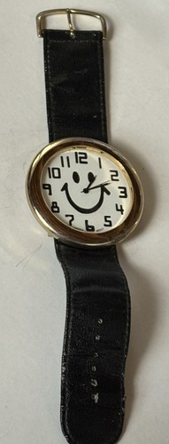 Smiley face quartz analog - quartz,