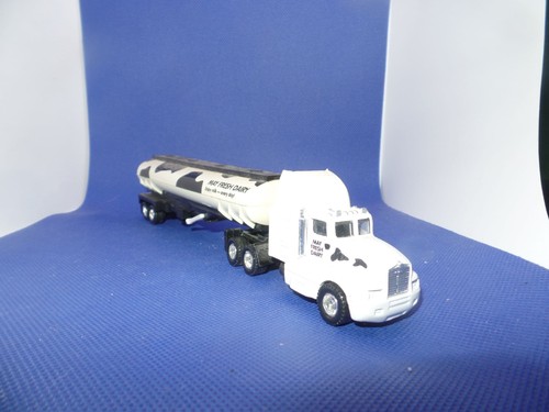 Maisto scale milk tanker - 1/87,