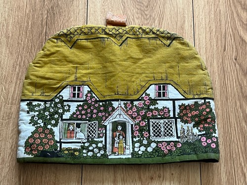 1970s english cottage padded - 1970s,