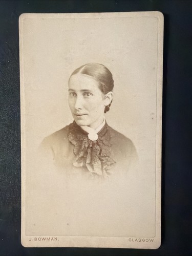 Cdv lady broach bowman - cdv,