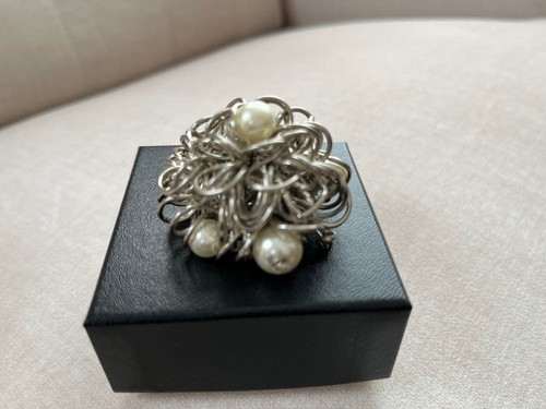 Chanel 97a wire brooch - chanel,