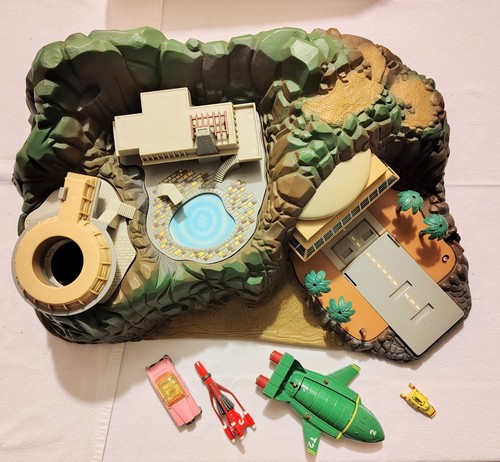 Vintage thunderbirds tracy - vintage,