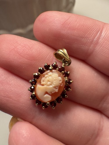 Vintage 10k gold shell cameo - gold,