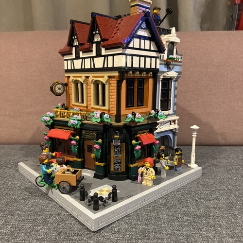 Lego icons tudor corner - -,